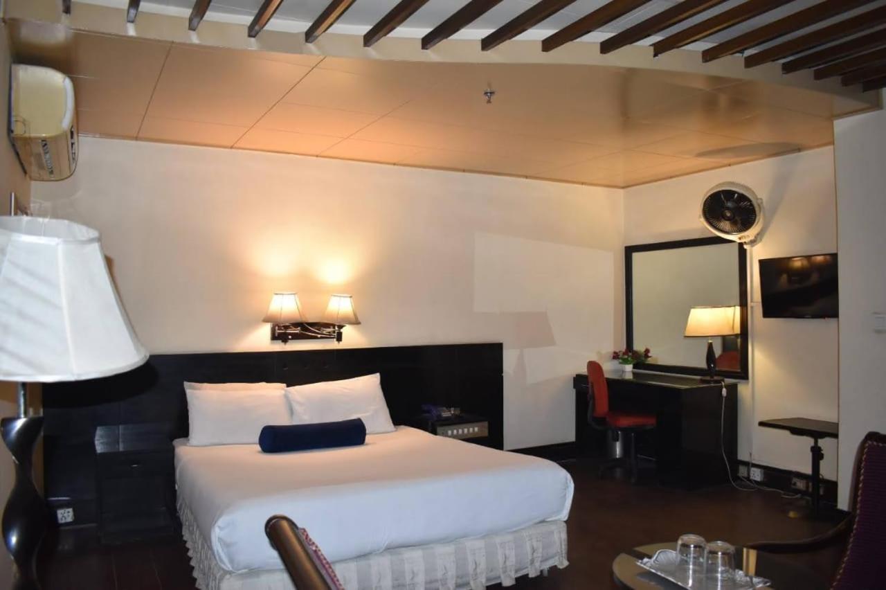 Alsafina Hotel Lahore Exterior photo